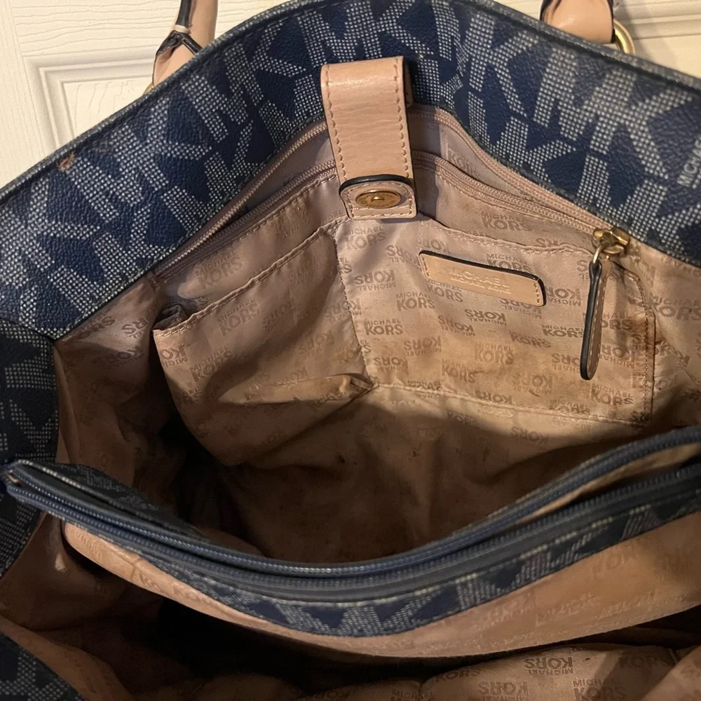 Michael Kors Hamilton East West Signature Tote Bag Navy and Tan - Fair Condition